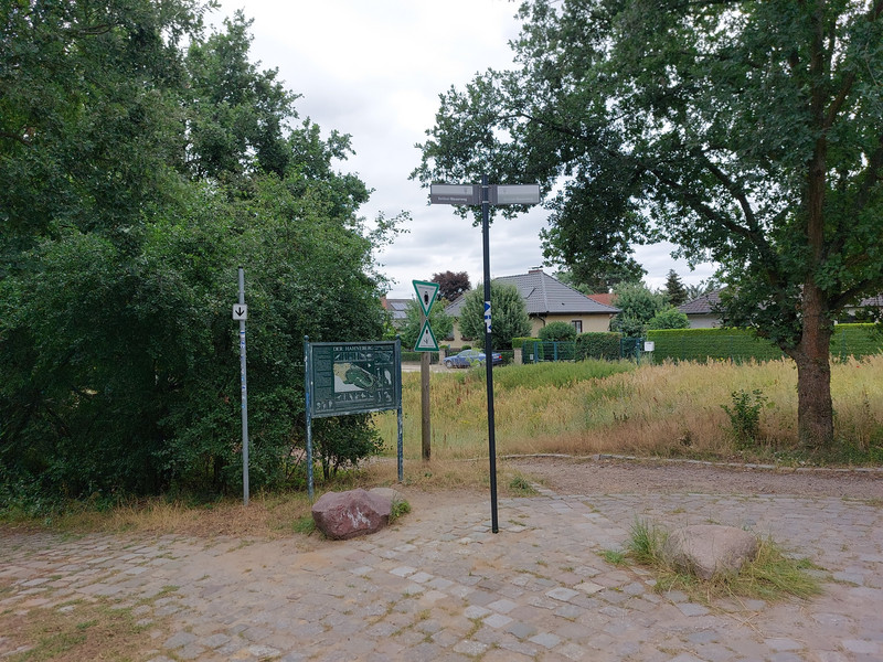 Am Fort Hahneberg vorbei